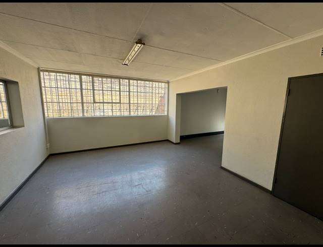 400M² WAREHOUSE TO LET IN WYNBERG